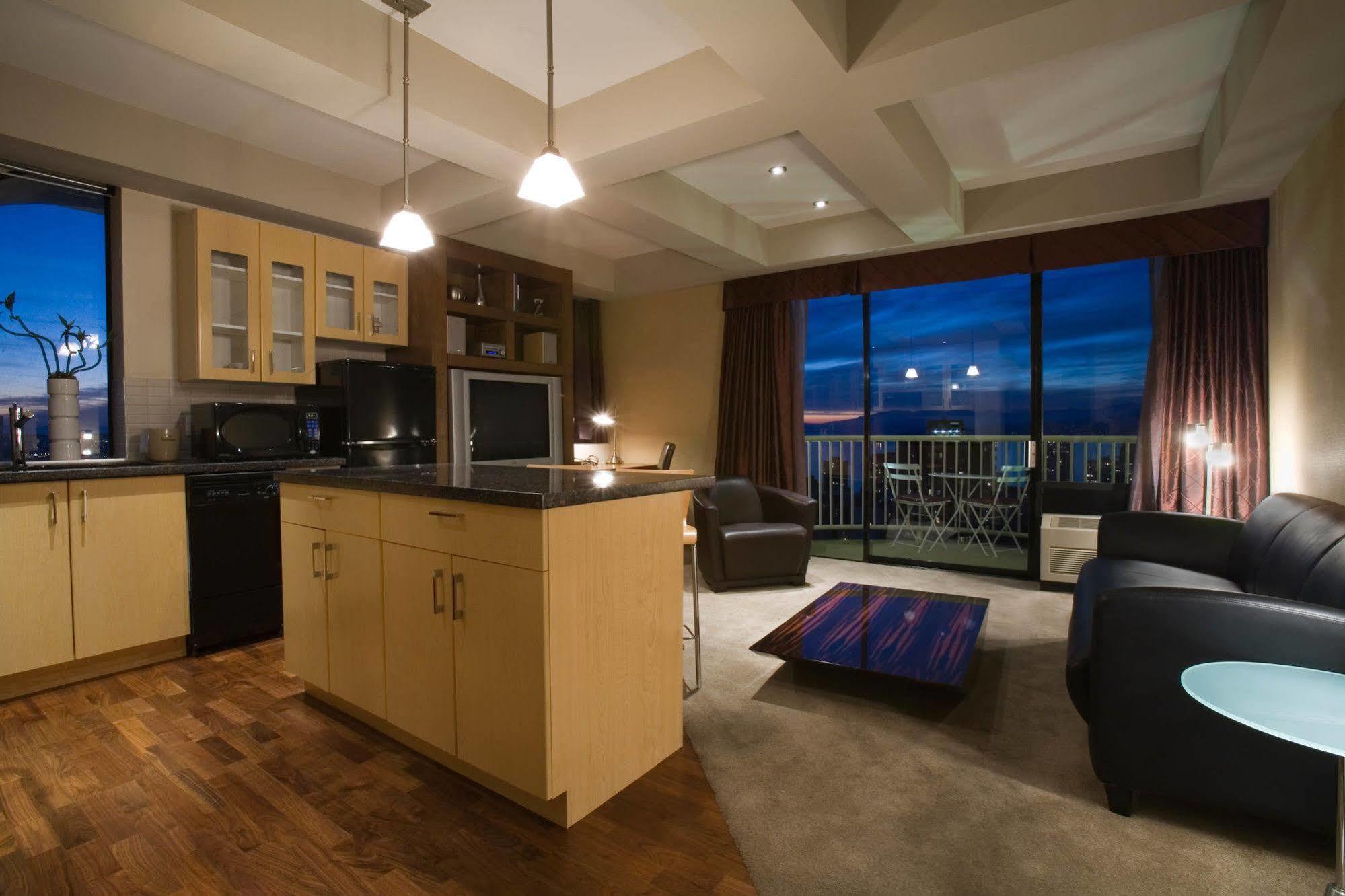 Sandman Suites Vancouver On Davie Dış mekan fotoğraf